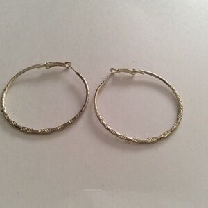 Earrings gold tone hoops medium size bjr